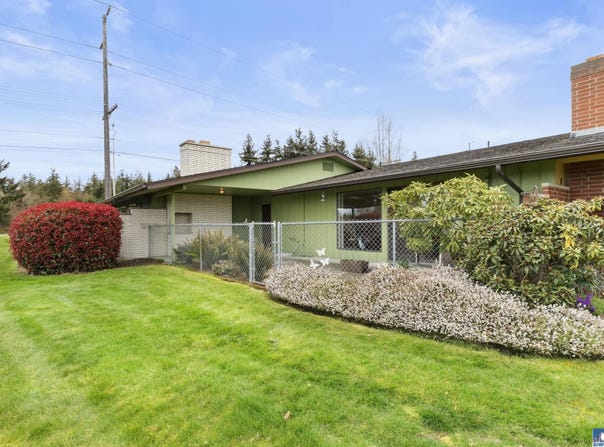 1301 S 3rd Ave #4B, Sequim, WA 98382