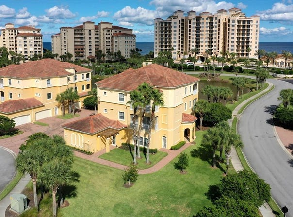 20 CASA BELLA CIRCLE, PALM COAST, FL 32137