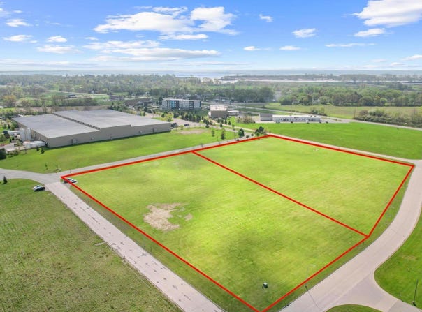 011 Frenchtown Center Drive, Monroe, MI 48162