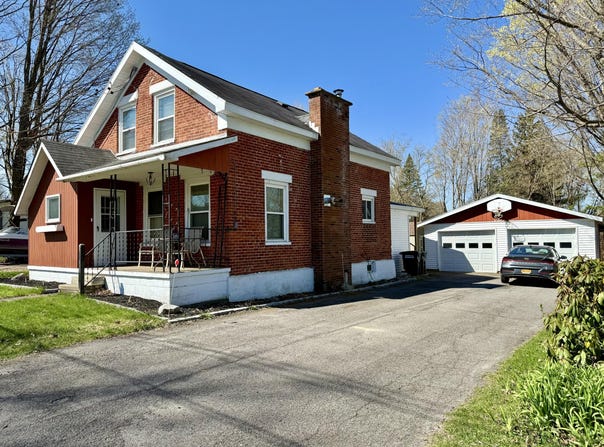 8 Franklin Street, Chateaugay, NY 12920