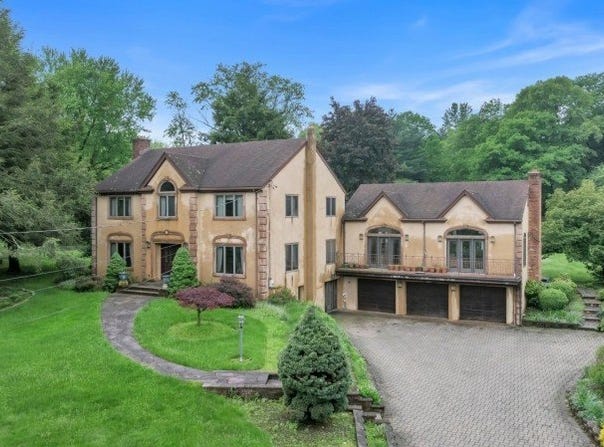 948 Ewing Ave, Franklin Lakes Boro, NJ 07417-2941