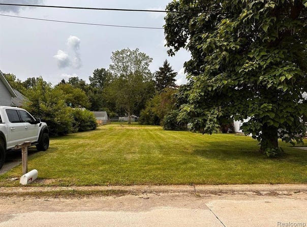 28218 Mineral Springs Road, HuronCharterTownship_Wayne, MI 48164