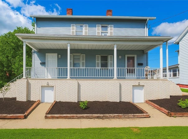 832-834 W Washington St, Mt Pleasant Twp, PA 15666