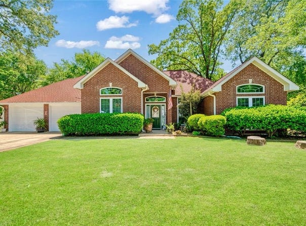 259 Deer Valley Drive, Powderly, TX 75473