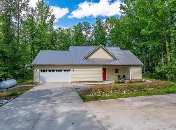 128 Willys Creek Circle, Pickens, SC 29671