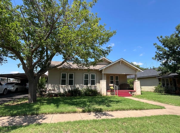606 Avenue E, Childress, TX 79201