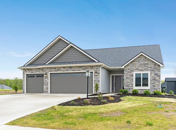 17890 Carne Cove, Leo, IN 46765