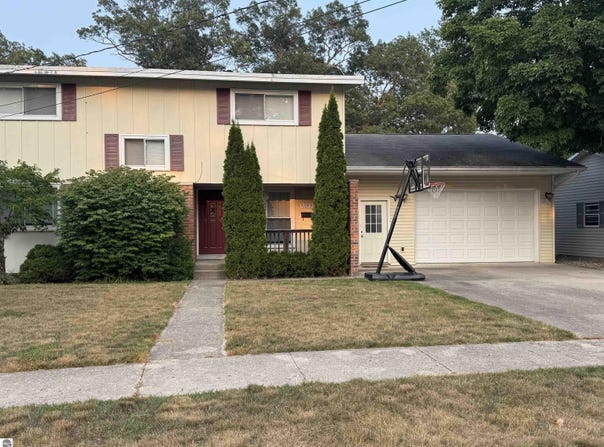 9105 Wyoming Street, Oscoda, MI 48750