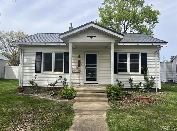 417 E 5th Street, Ramsey, IL 62080