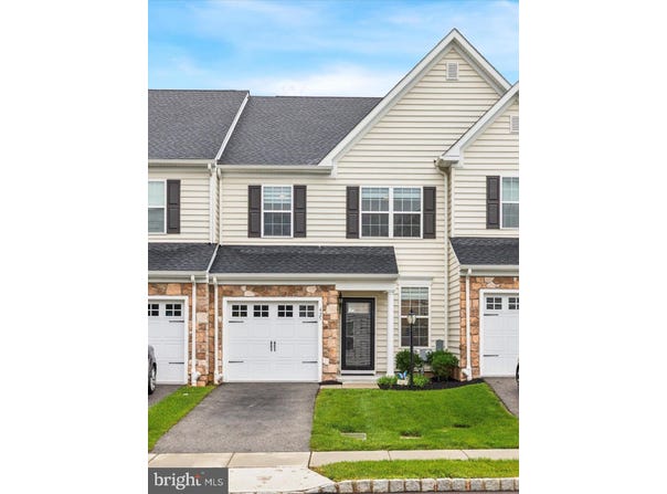 425 CHERRY BLOSSOM LANE, NORRISTOWN, PA 19403