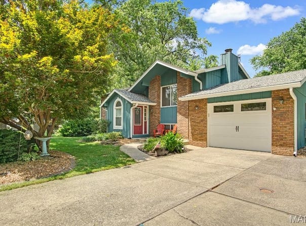 807 Amherst Place, Edwardsville, IL 62025