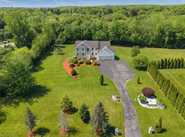 38 Steeple Lane, Lincoln, RI 02865