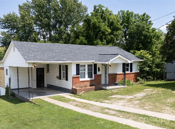820 Baldwin Avenue, Marion, NC 28752