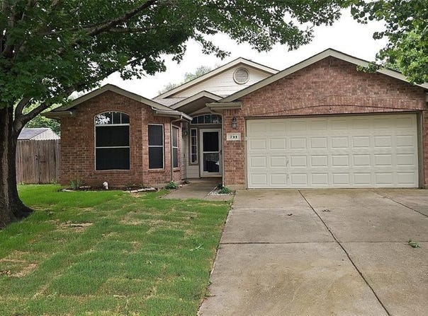 741 Cardinal Drive, Saginaw, TX 76131