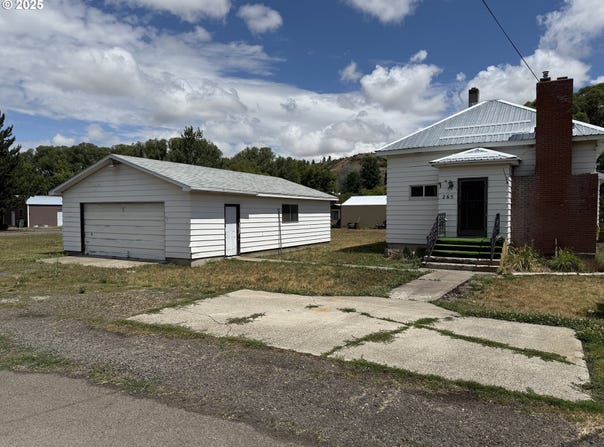 265 N 4TH AVE, Elgin, OR 97827