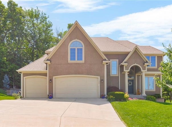 983 E 121st Place, Olathe, KS 66061