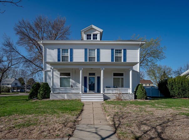 212 E WASHINGTON ST, Elk Point, SD 57025