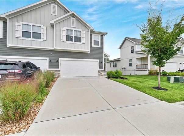 3807 SW Walsh Drive, Lee's Summit, MO 64082