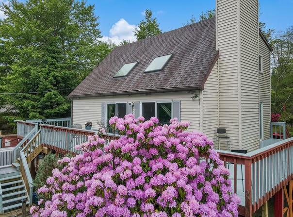 1651 Glade Drive, Long Pond, PA 18334