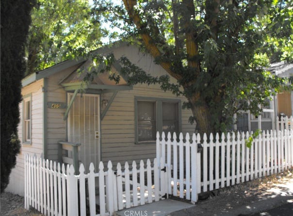 411 Tetley Lane, Crestline, CA 92325