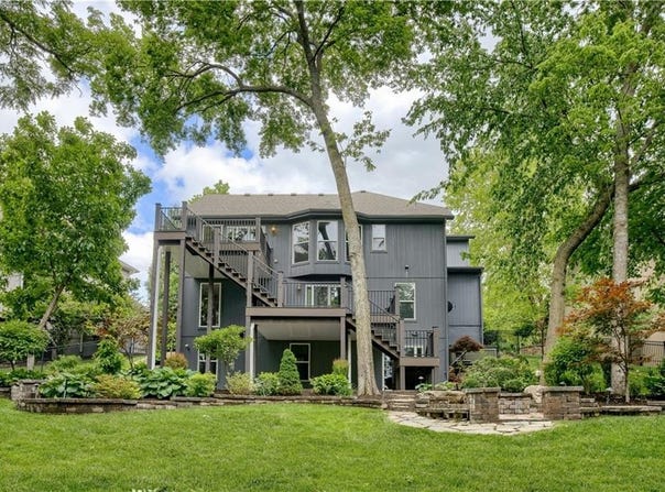 6764 Longview Road, Shawnee, KS 66218
