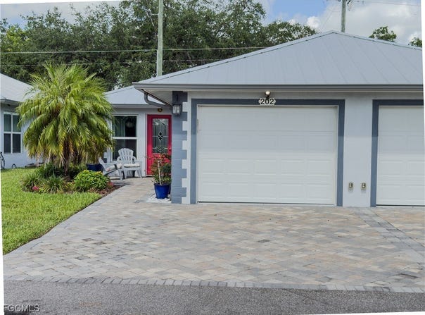 202 Village Circle unit: 20, Labelle, FL 33935