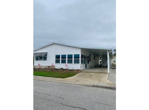 5806 Naples Dr, Zephyrhills, FL 33540