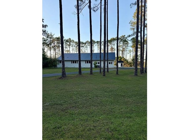 15 White Way, Carrabelle, FL 32322