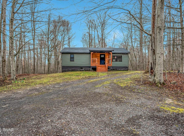 52 Chipmunk Lane, Madison Township, PA 18444