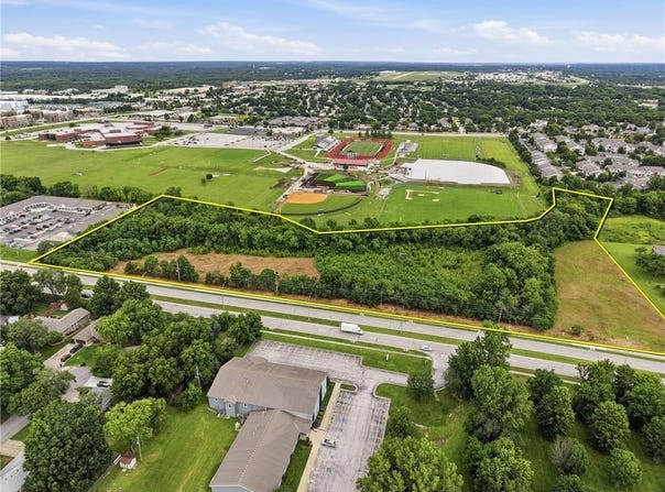 E Chipman Road, Lee's Summit, MO 64063