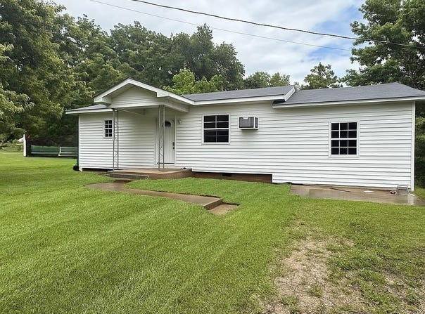131 N Pine Street, Salem, AR 72576