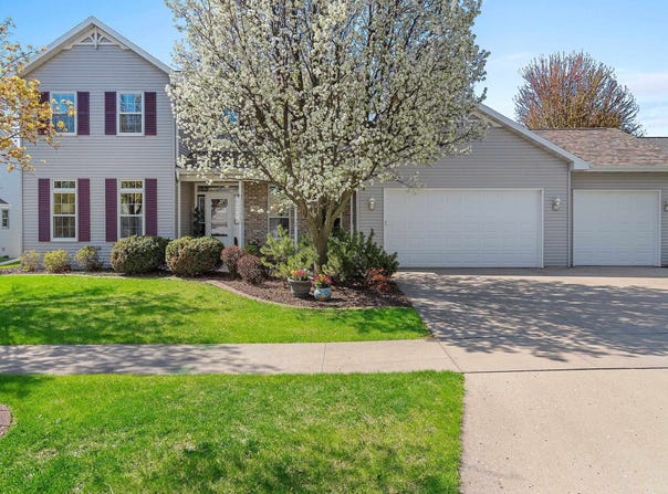 88 BELLEVUE Place, APPLETON, WI 54913