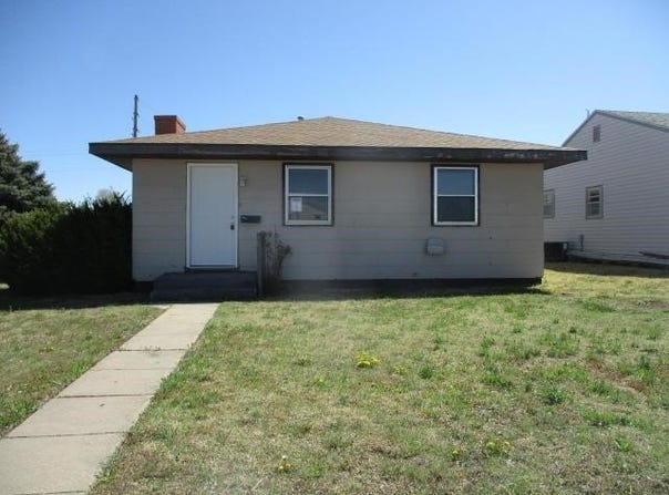 436 N 2nd St, WaKeeney, KS 67672