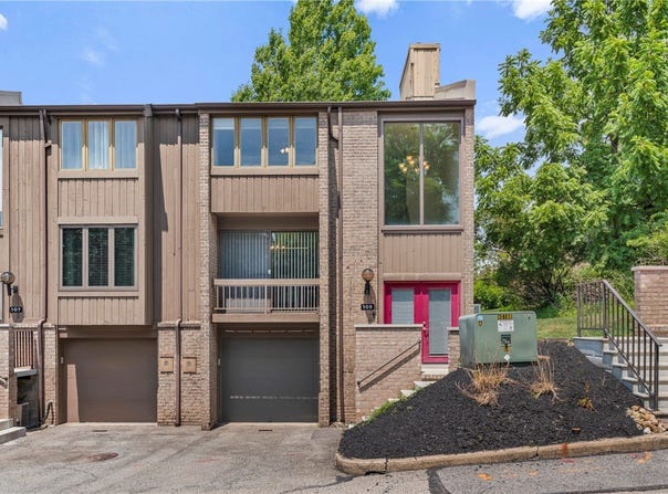 108 Locust Ct, Ross Twp, PA 15237