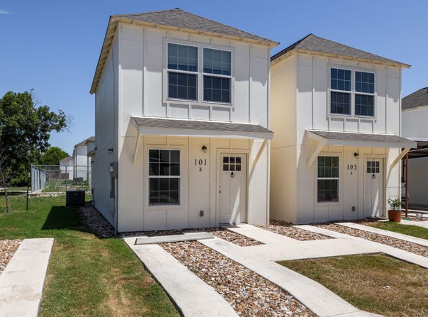 230 Debus Dr, Taylor, TX 76574