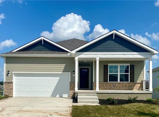 20182 Cornice Street, Spring Hill, KS 66083