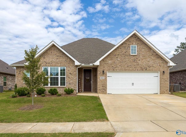 602 Ronnie Drive, Hartselle, AL 35640