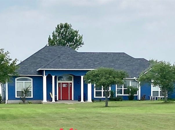 634 Swiss Alp Hills Loop, Schulenburg, TX 78956