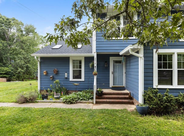 2214 Pathway Drive, Chapel Hill, NC 27516