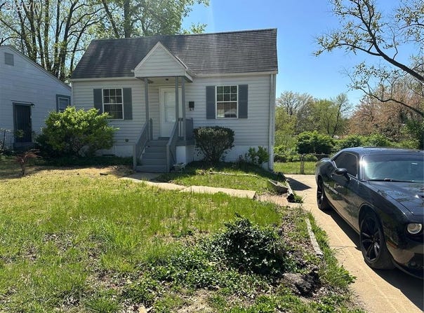 8818 Kendale Drive, St Louis, MO 63121