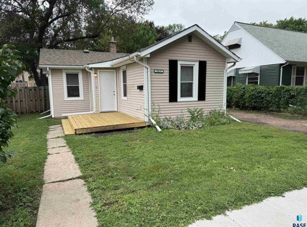 2313 S Norton Ave, Sioux Falls, SD 57105-3734