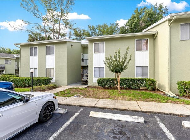 608 FAIRWAYS CIRCLE, OCALA, FL 34472
