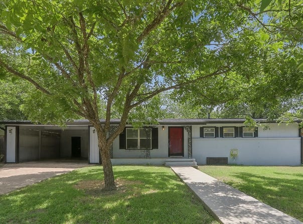 1202 Debus DR, Taylor, TX 76574