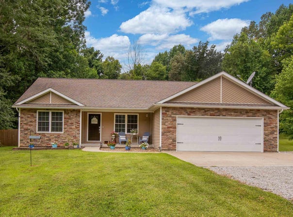 812 Whitecotton Drive, Carterville, IL 62918