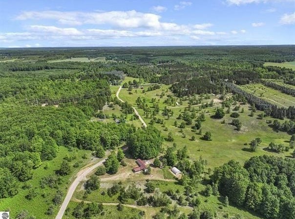4622 VISTA VALLEY TRAIL, MESICK, MI 49668
