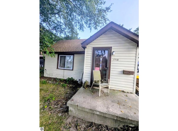 1310 Rosedale Street, Alma, MI 48801