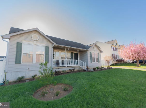 110 LIMITED Drive, RANSON, WV 25438