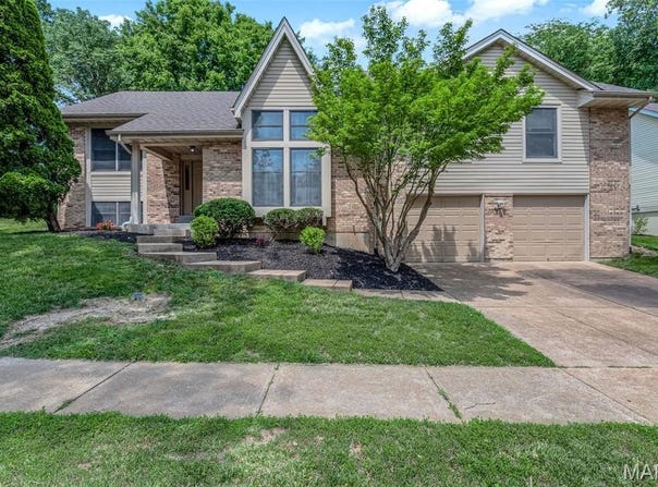 14361 White Birch Valley Lane, Chesterfield, MO 63017