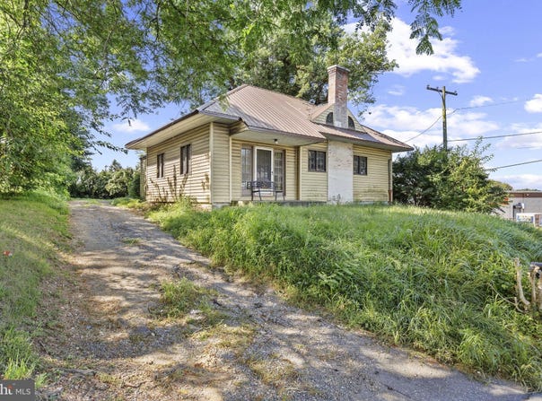 1660 OLD PHILADELPHIA PIKE, LANCASTER, PA 17602