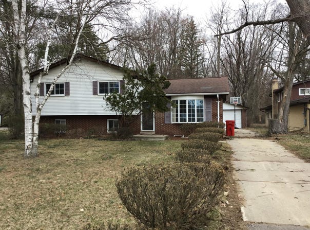 20072 Woodburn, Southfield, MI 48075